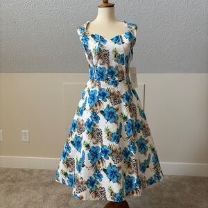 New With Tags! Lindy Bop May Dress in  BlueTropical Hibiscus XS/S